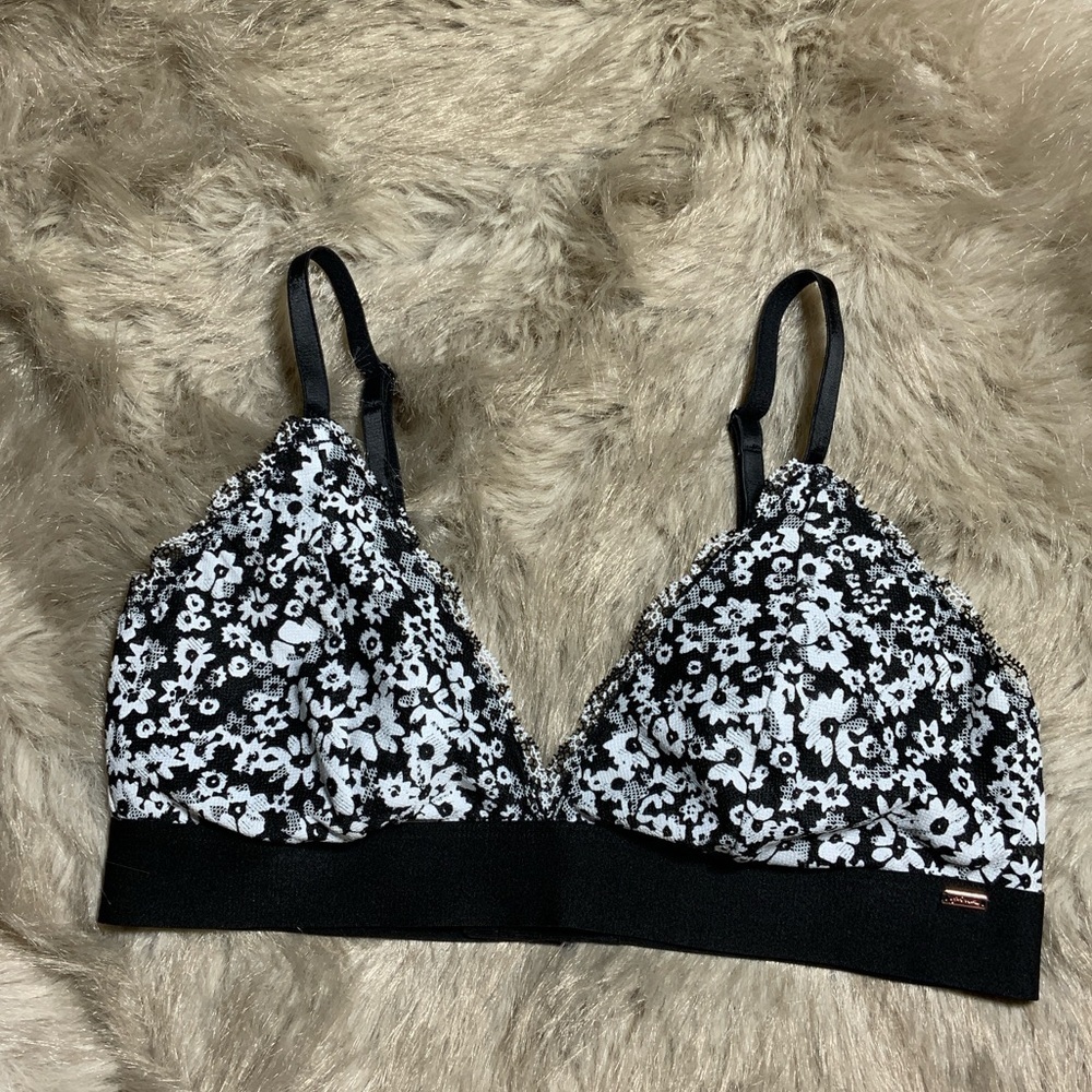 PINK Victoria's Secret Black and White Floral Lace Bralette